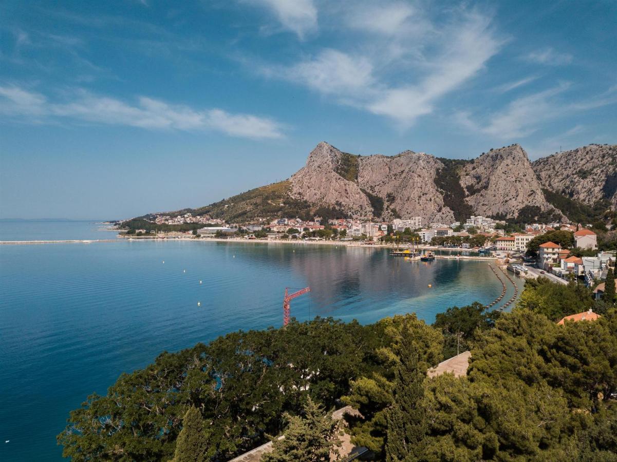 Apartments Antonija Omiš Exteriör bild