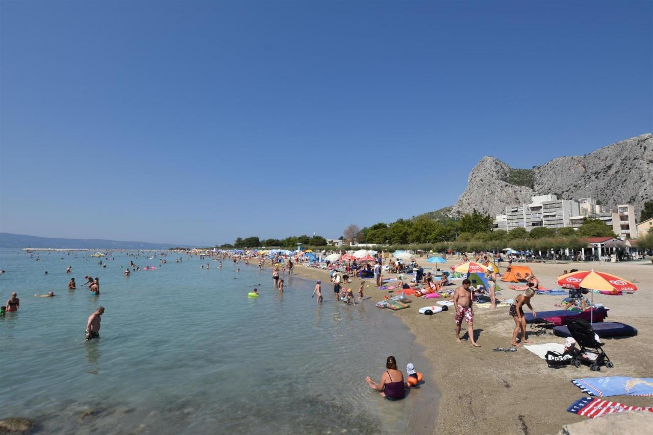 Apartments Antonija Omiš Exteriör bild