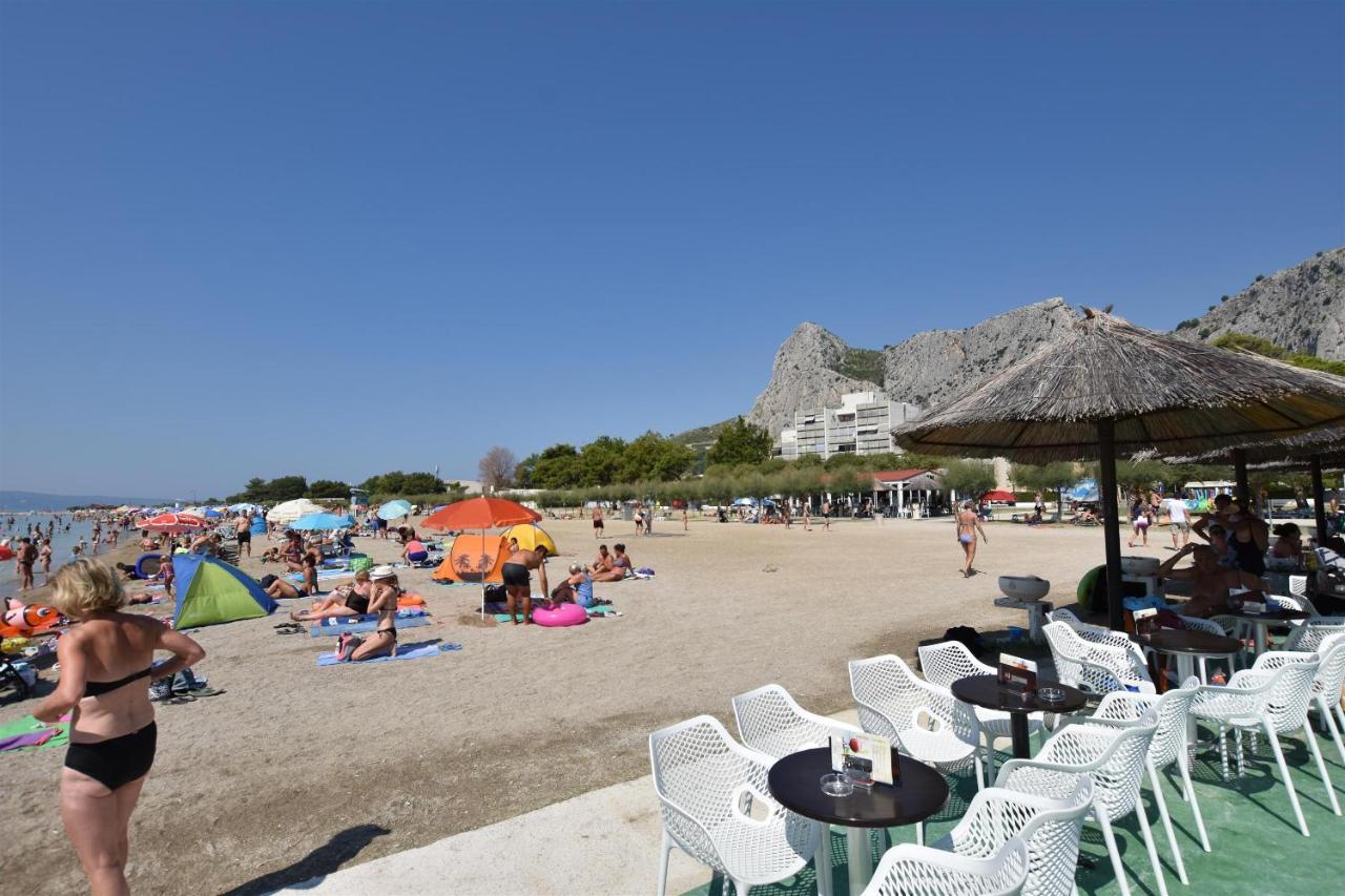 Apartments Antonija Omiš Exteriör bild