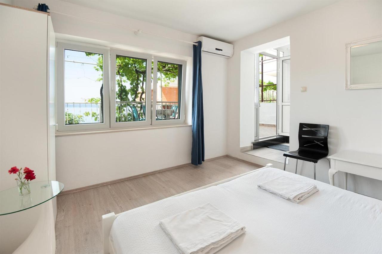 Apartments Antonija Omiš Exteriör bild